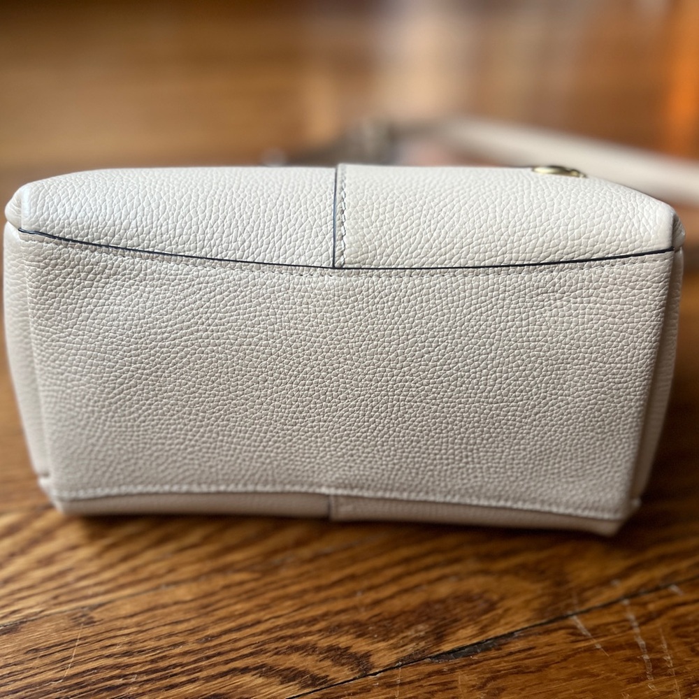 Coach Lana 23 Shoulder Bag in Ivory - Picture 2 of 5